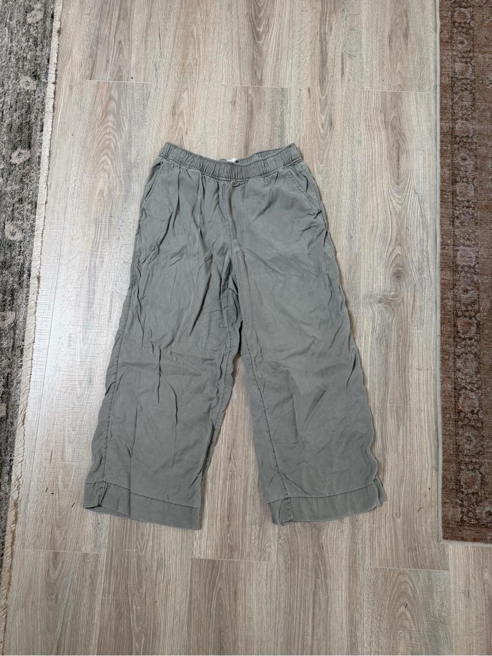 Women’s Casual Elastic-Waist Wide Leg Pants in Sage Green
